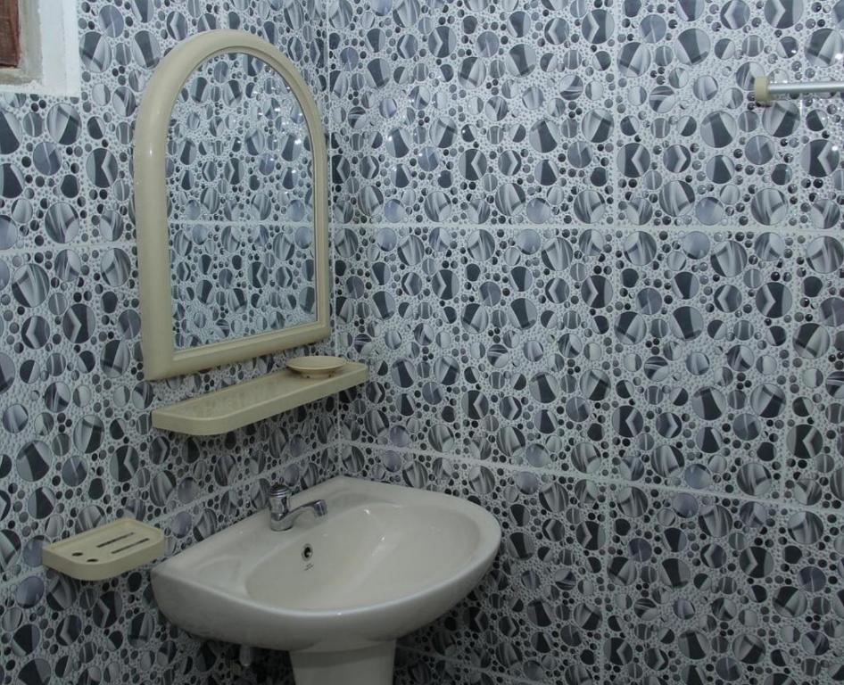 Ένα μπάνιο στο Forest & Fields Sinharaja - Where Nature Circles You