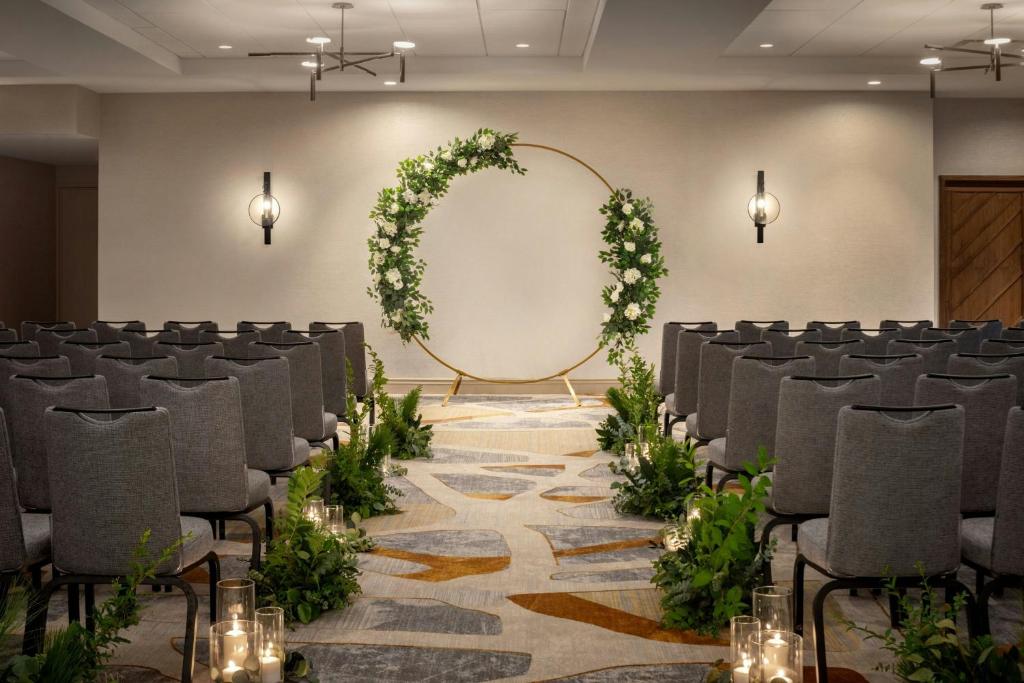 Madison Marriott South photo