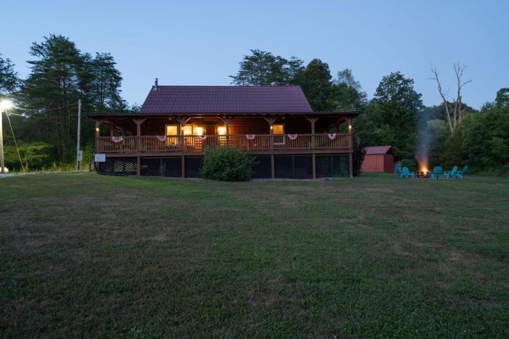 Zahrada ubytování Hot Tub WiFi Firepit HazelBrook Haven