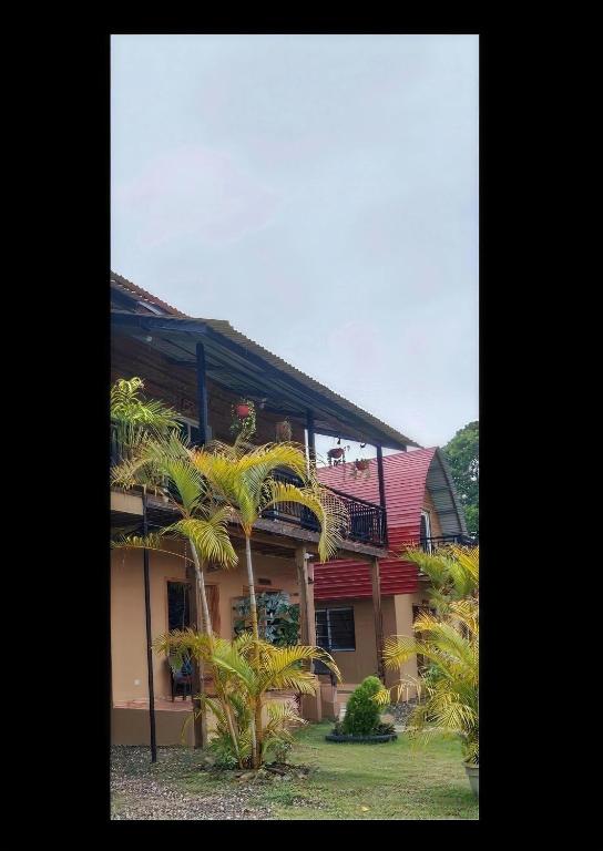 Hotel y Cabañas El Sauce