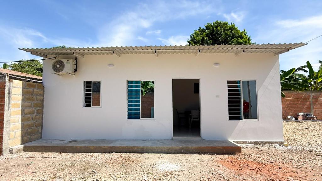 Το κτήριο όπου στεγάζεται  η παραθεριστική κατοικία