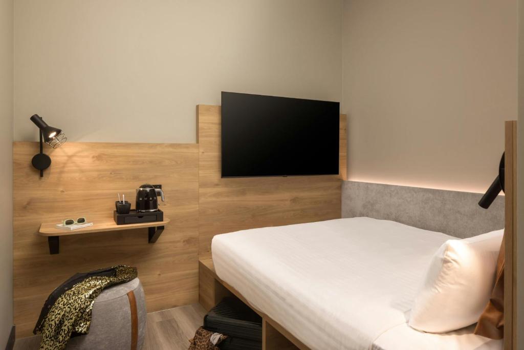 Moxy London Piccadilly Circus photo
