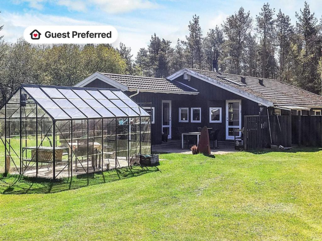 Zahrada ubytování 6 person holiday home in Sæby