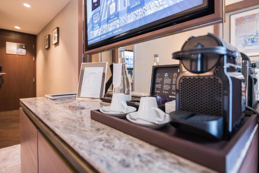 
Classic Queen Room with Balcony
