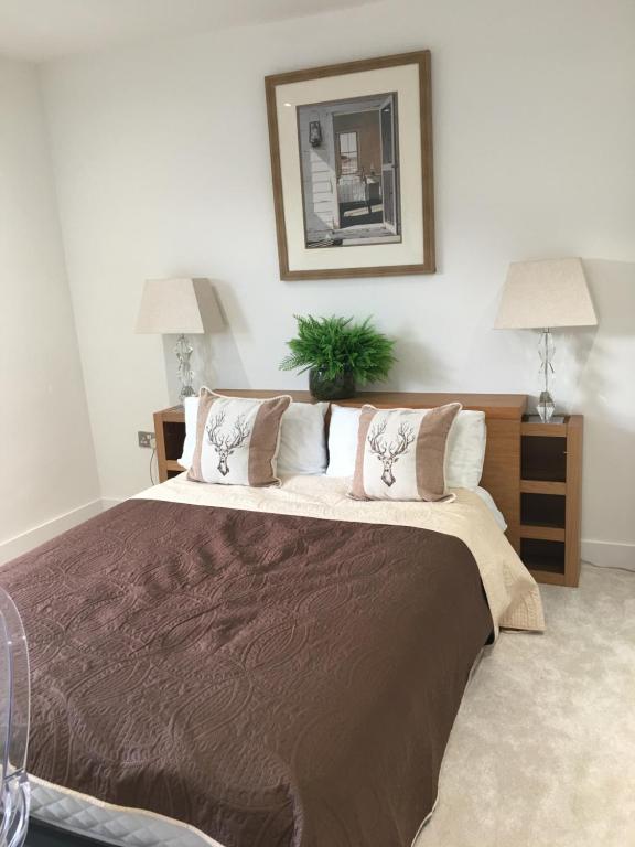 Postel nebo postele na pokoji v ubytování Spacious 3-bedroom Ipswich House with Parking