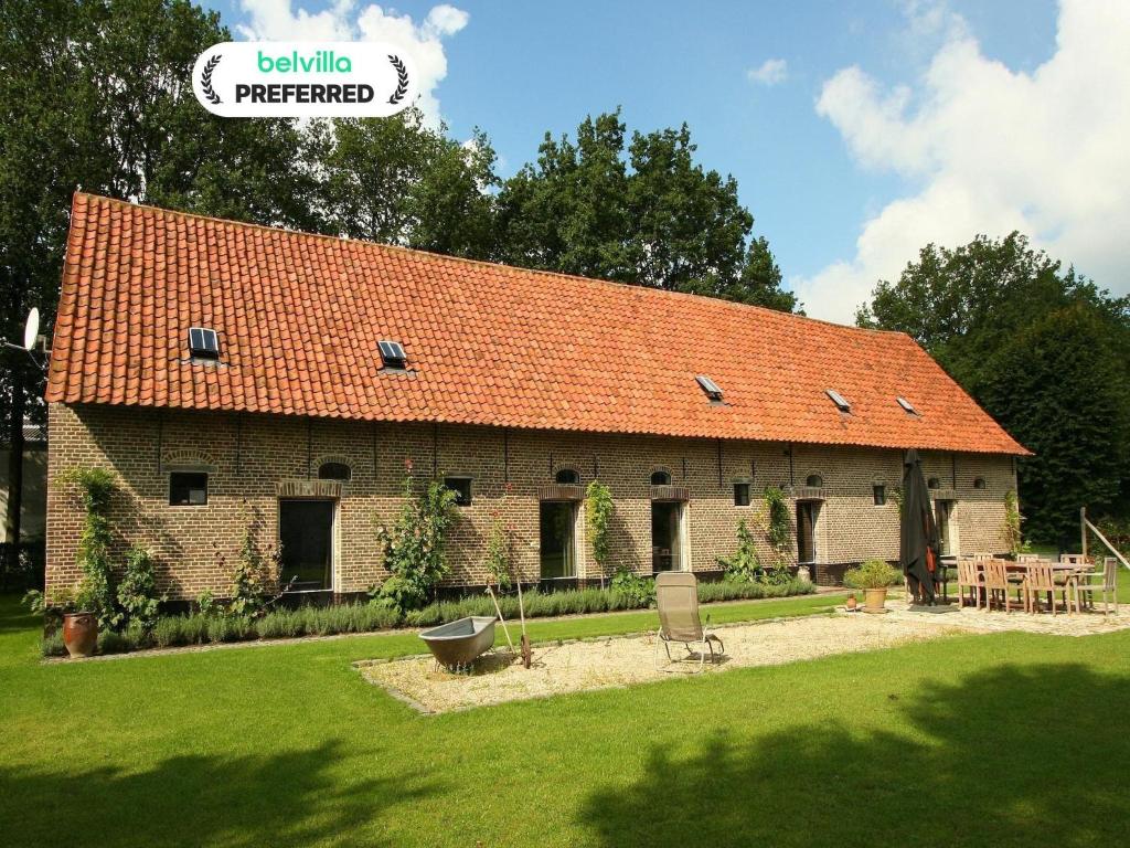 Zahrada ubytování Family Farmhouse with Sauna