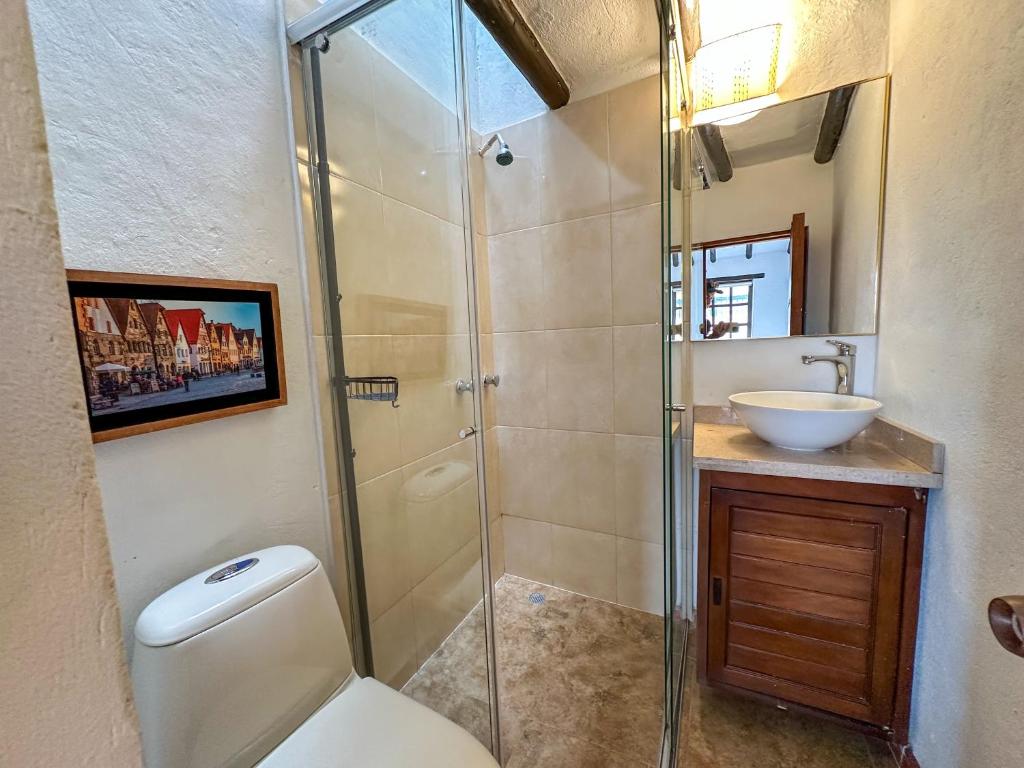 Ένα μπάνιο στο Casa Raíz Apartahotel en Villa de Leyva