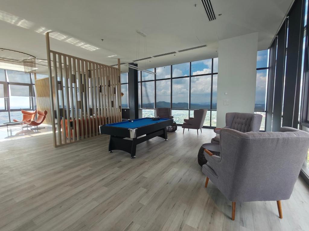 Posezení v ubytování HI Studio Mesahill Premier with Bathtub