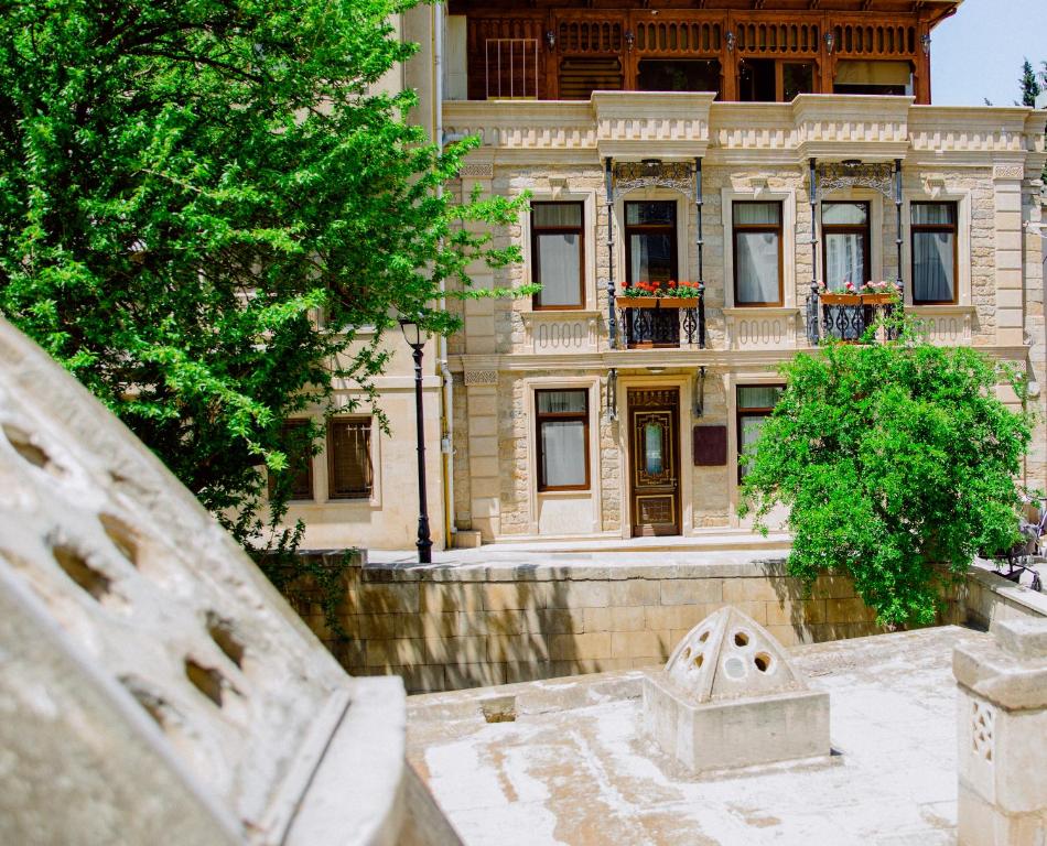 Budova, kde se penzion – hostinec nachází