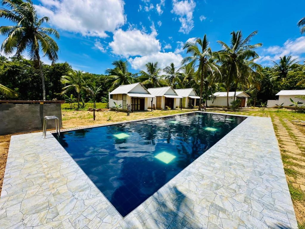 Bazén v ubytování Sky View Cottage nebo v jeho okolí