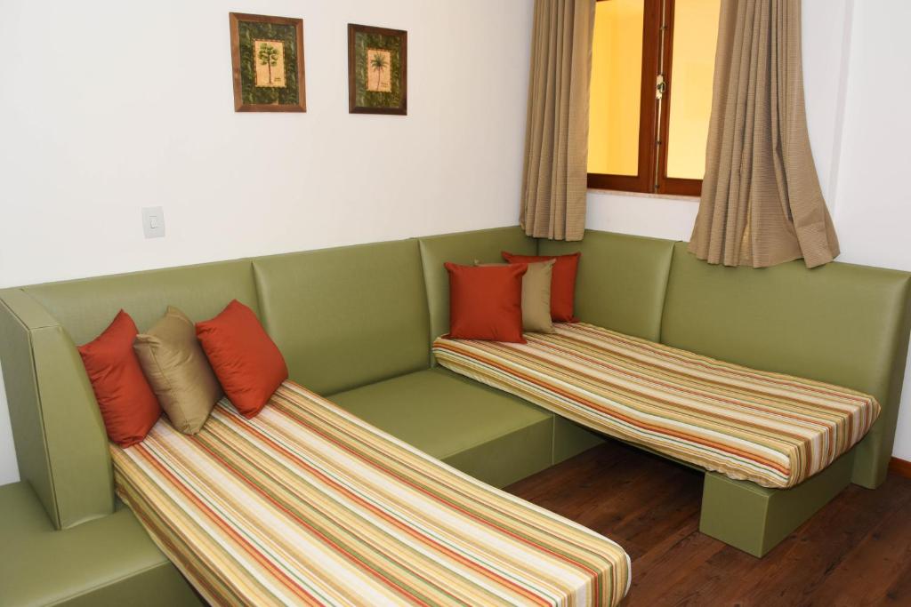  Genus Beach Hotel