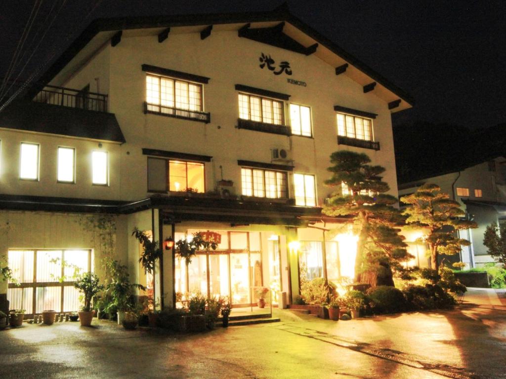 Budova, kde se ryokan nachází