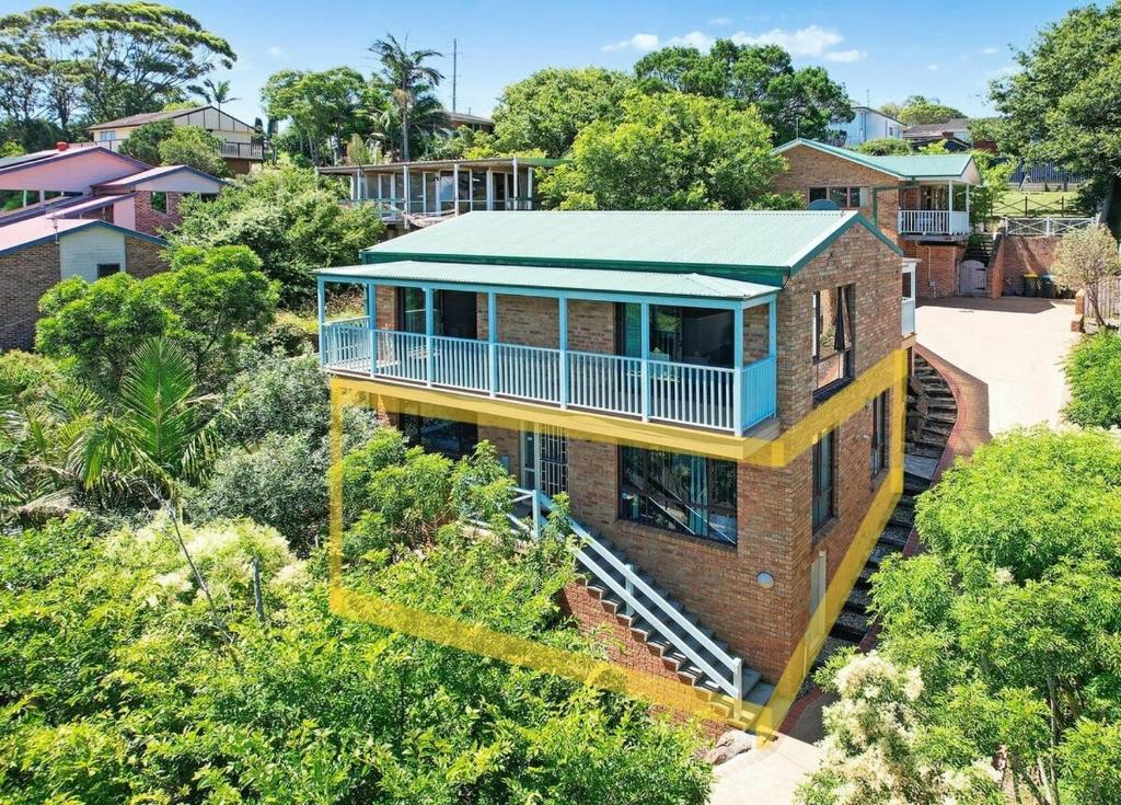 Το κτήριο όπου στεγάζεται  το διαμέρισμα