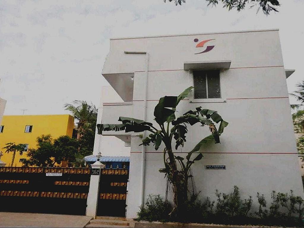 SPOT ON Shappy Inn Koyambedu Near PVR SPI Palazzo Chennai - Housity