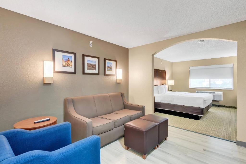 Comfort Suites Lakewood - Denver photo
