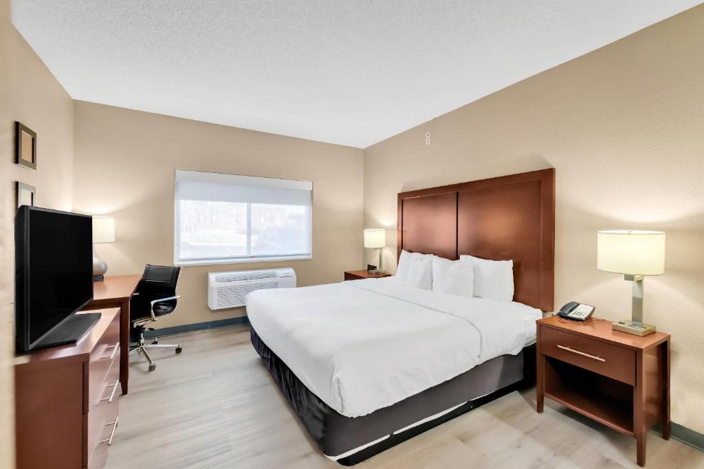 Comfort Suites Lakewood - Denver photo