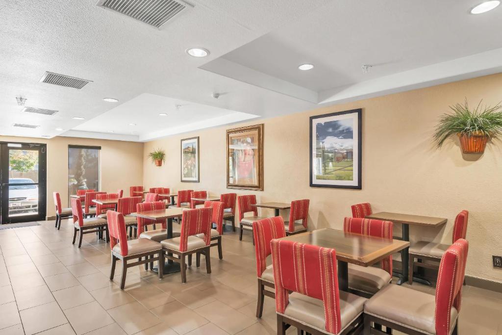 Comfort Suites Lakewood - Denver photo