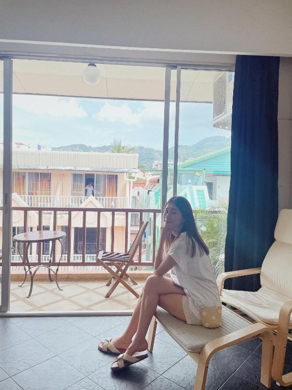 تصویر اتاق‌های Patong Beach Side Hotel - تصویر ۲