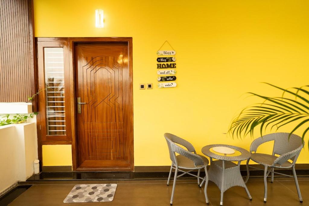 Fotografie z fotogalerie ubytování Yellow home stay-10min walk to kanyakumari beach v destinaci Kovakulam
