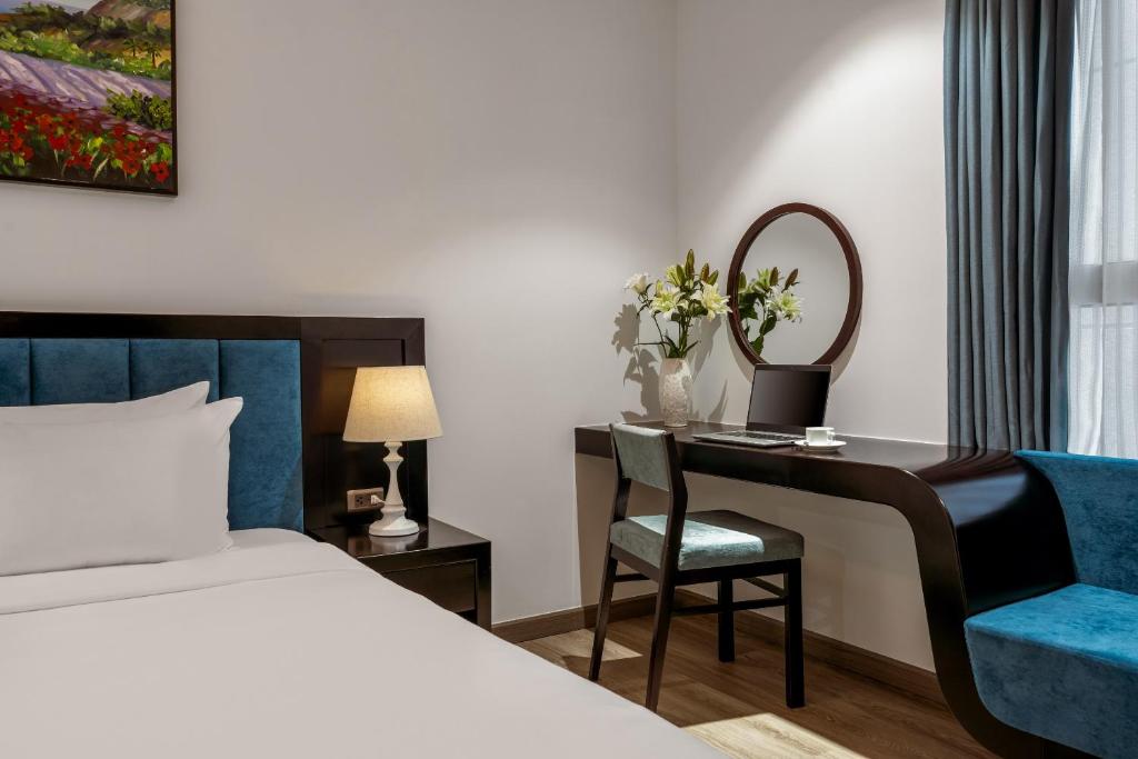 Phòng Deluxe Có Giường Cỡ King - Kèm Trà Chiều
