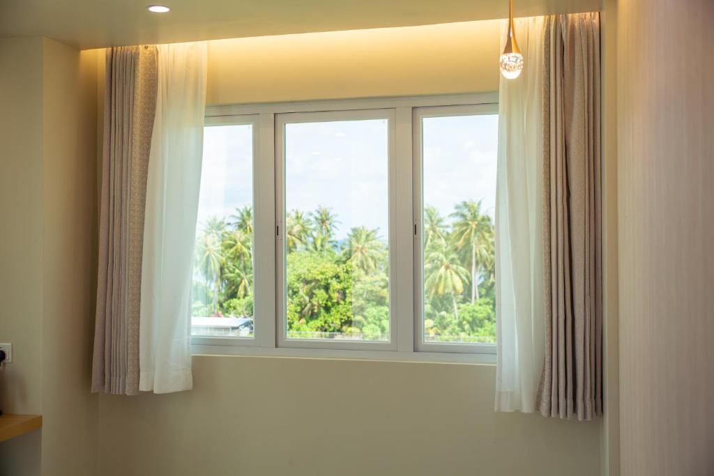 Paradise Found - View 32