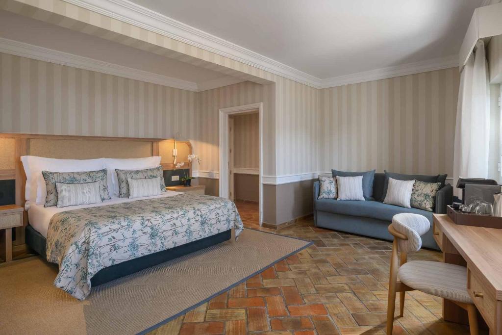 
Deluxe Double or Twin Room with City View
