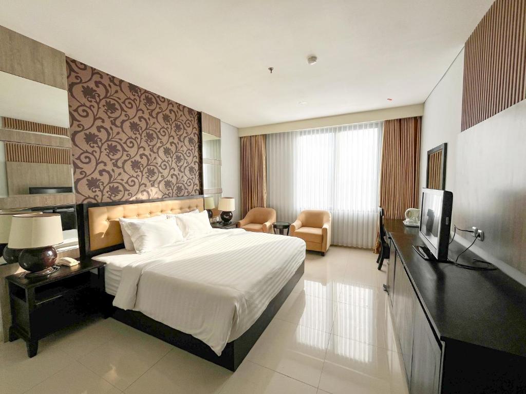 Azana Style Hotel Lovina Bali - Large Double Room