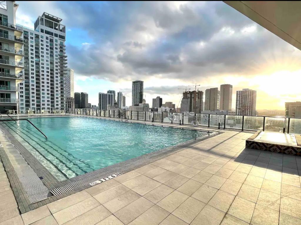X Lounge IV-Skyline Corner Residence photo