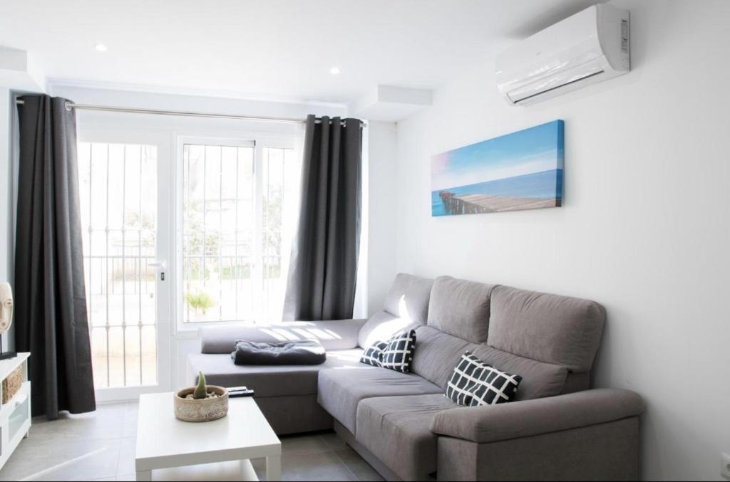 Málaga SEA Apartment Piscina - by N&N LUXE PROPERTIES