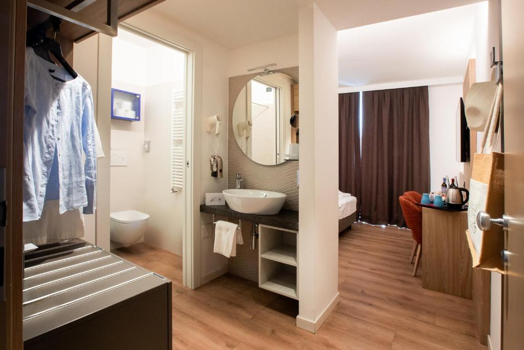 Ambassador Suite Hotel