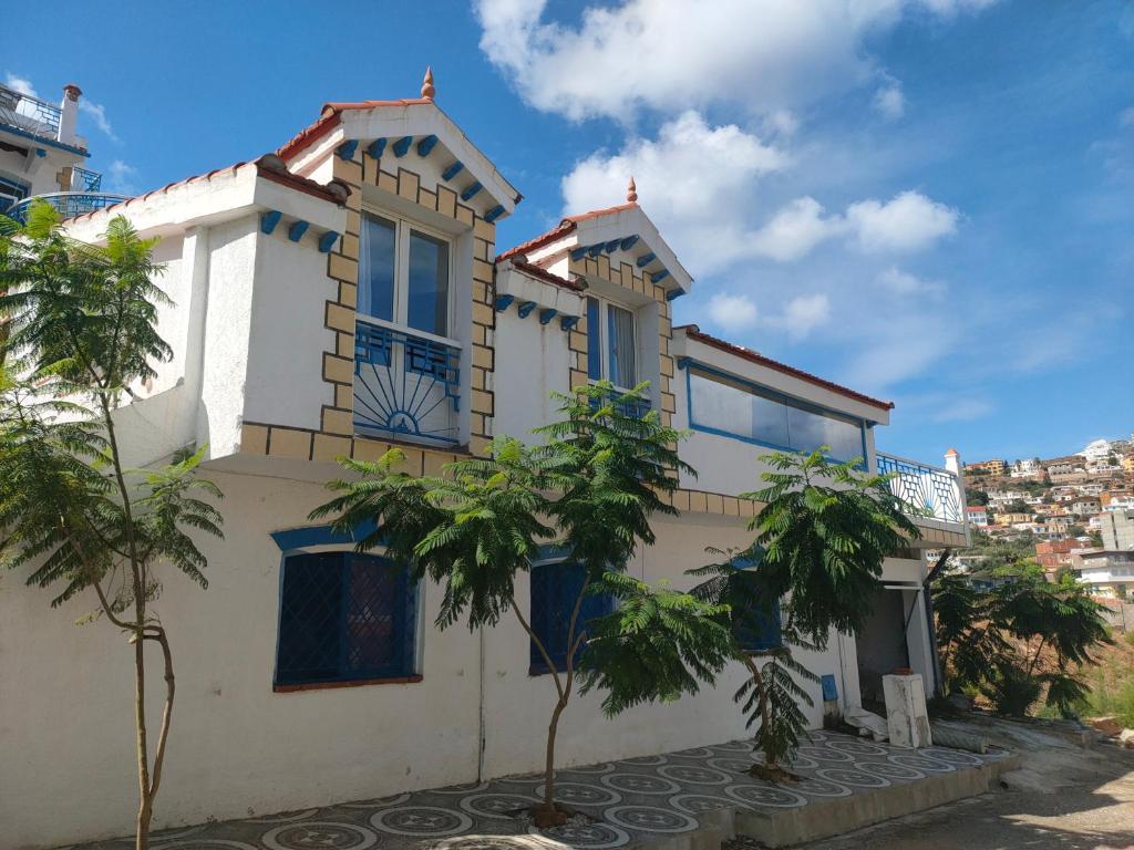 Το κτήριο όπου στεγάζεται  το διαμέρισμα