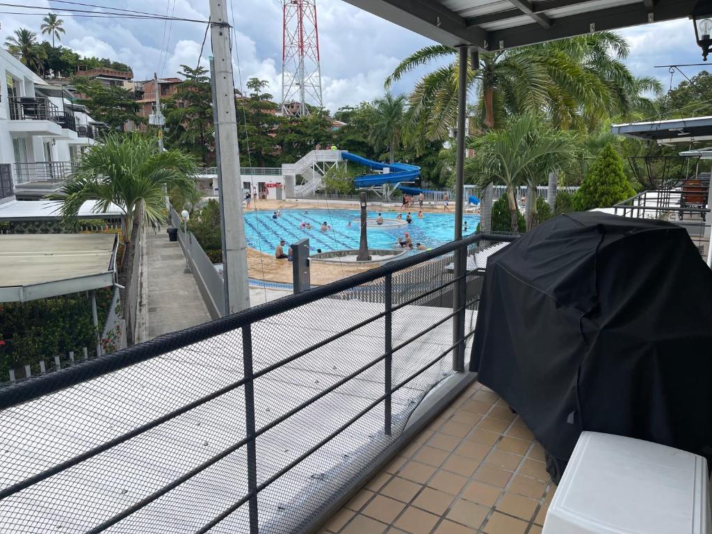 Bazén v ubytování Apartasol santafe live nebo v jeho okolí