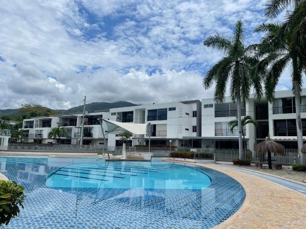 Swimmingpoolen hos eller tæt på Apartasol santafe live