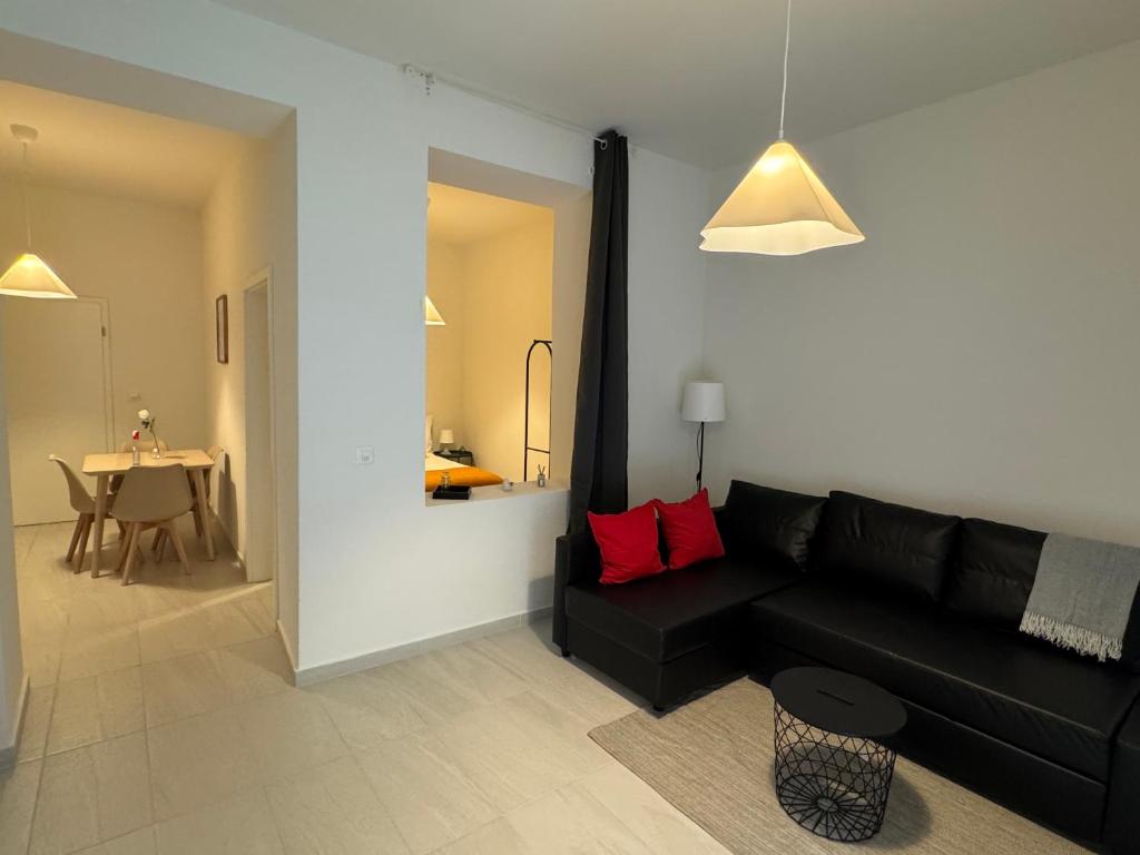 Χώρος καθιστικού στο Studiowohnung und Zimmer, Basel-Stadt, Cozy studio with private terrace and direct access, close to Basel city center