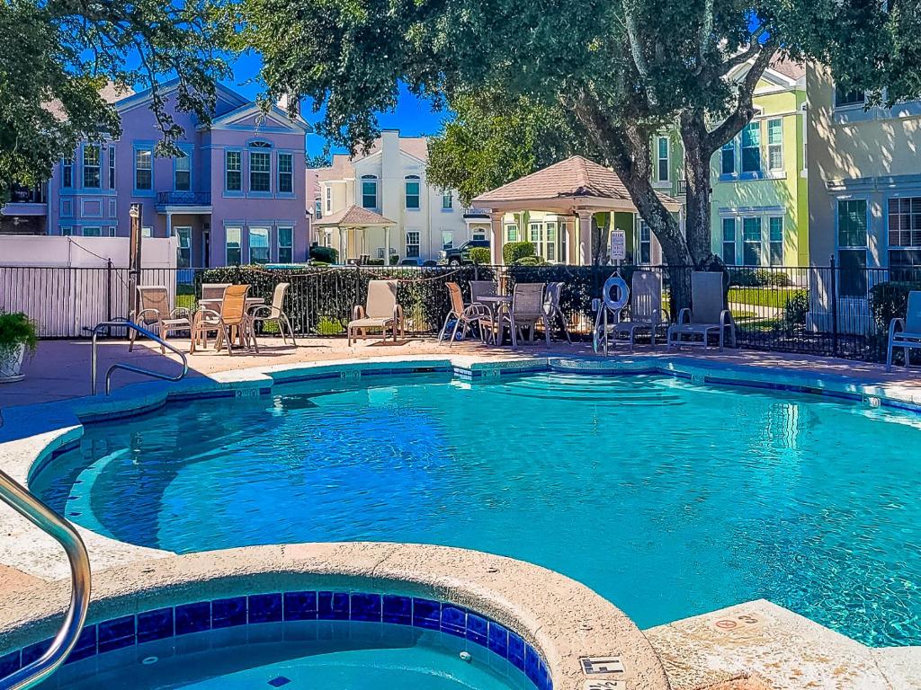 Πισίνα στο ή κοντά στο Legacy Villa 1306 - 2 bedroom 2 bath with garage in beachside neighborhood