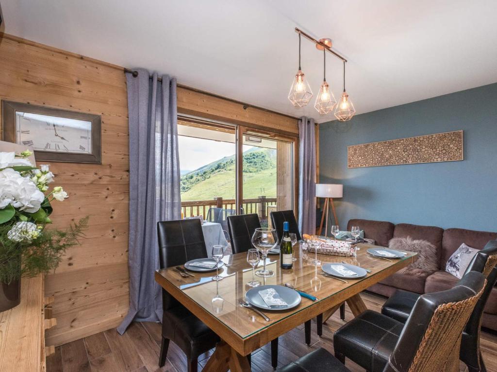 Et opholdsområde på Appartement de standing sur les pistes avec parking privé - FR-1-416-175