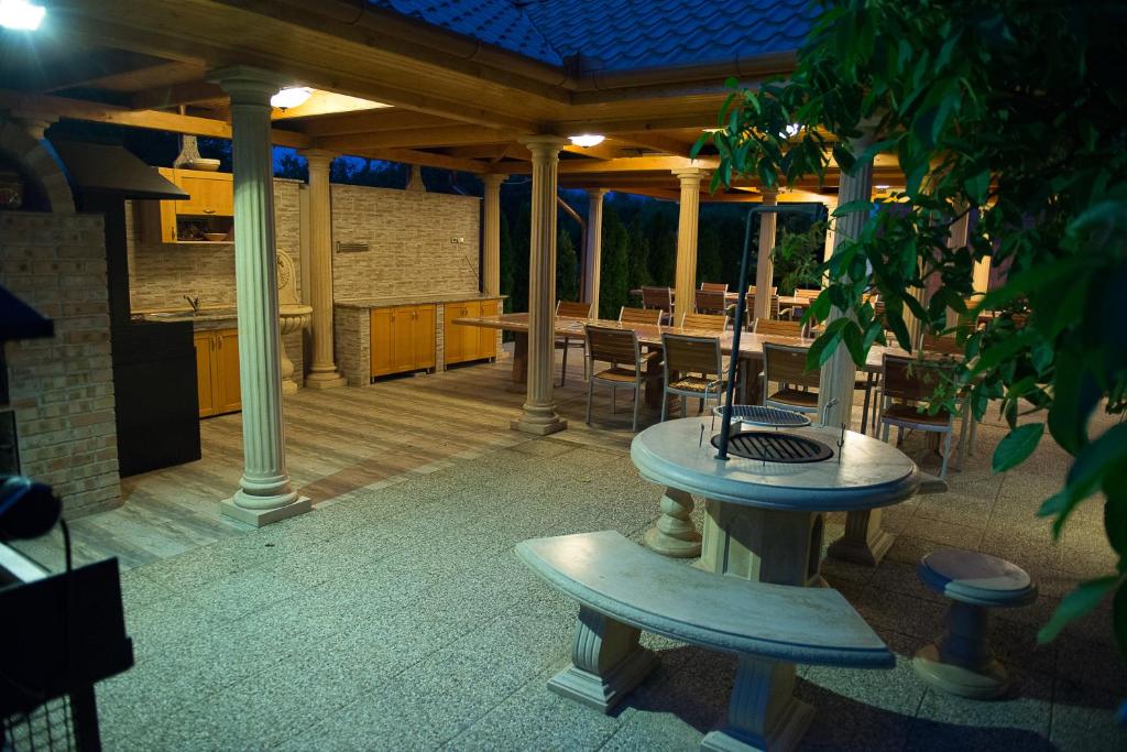 A balcony or terrace at Parish Bull Hotel