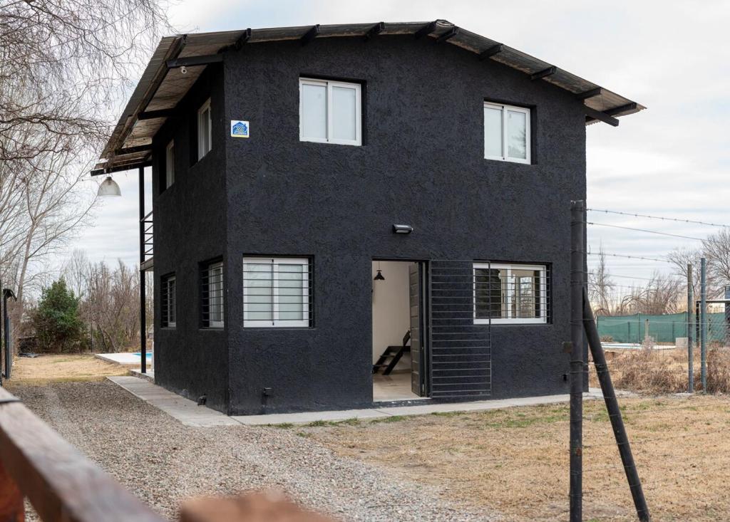 Το κτήριο όπου στεγάζεται  το διαμέρισμα