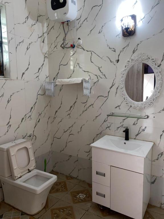 Koupelna v ubytování Goldeekion