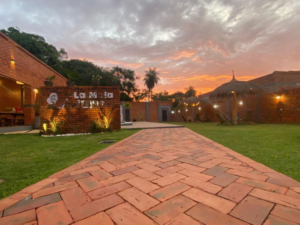 Nespecifikovaný výhled na hory nebo výhled na hory při pohledu z prázdninového domu