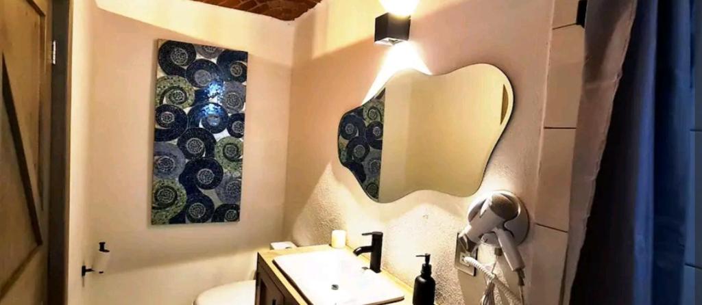 Et badeværelse på Elegant & Stylish in the Downtown