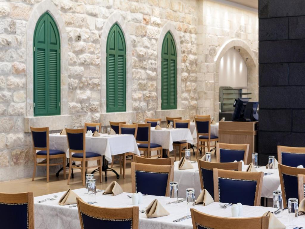 Restaurace v ubytování Legacy Hotel ַ& Convention Center Nazareth