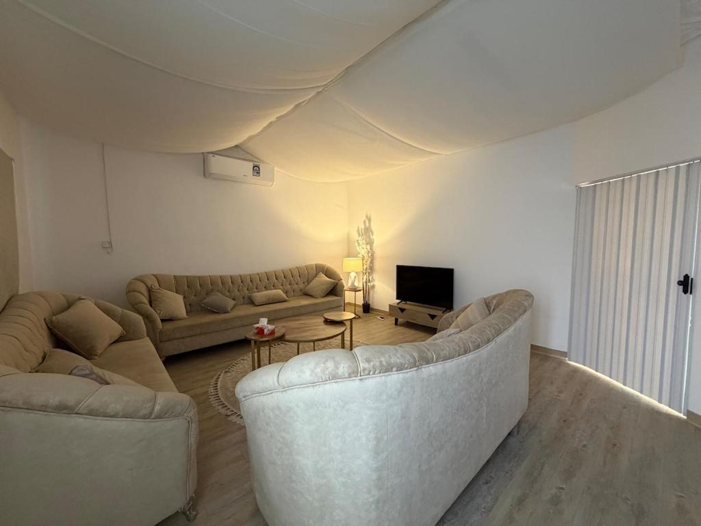 Posezení v ubytování Salmiya Villa in salem almubarak street