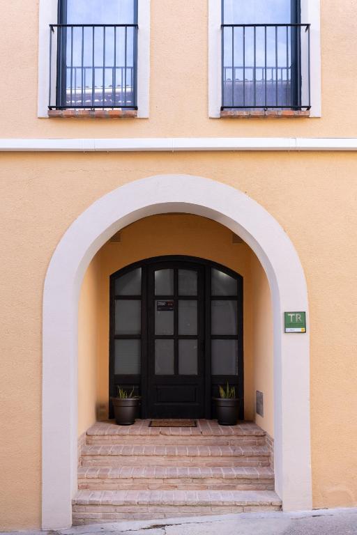 Façana o entrada de Ca La Padrina