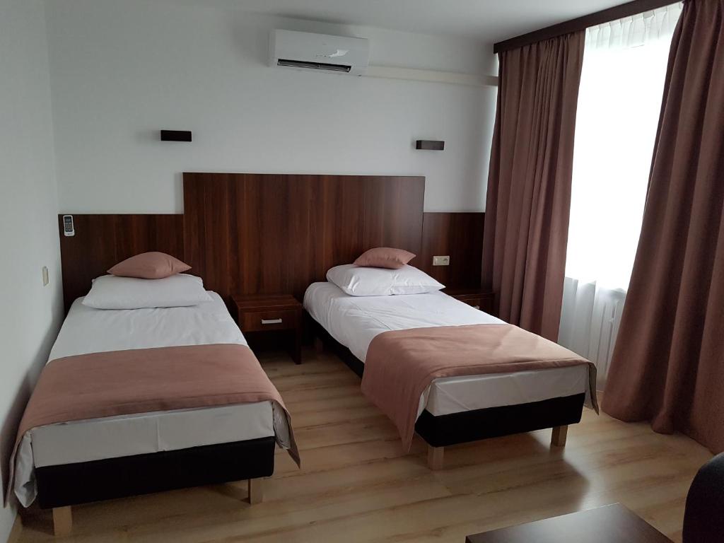 Pod Kominem Pokoje i Apartamenty - Habitación Doble De Lujo
