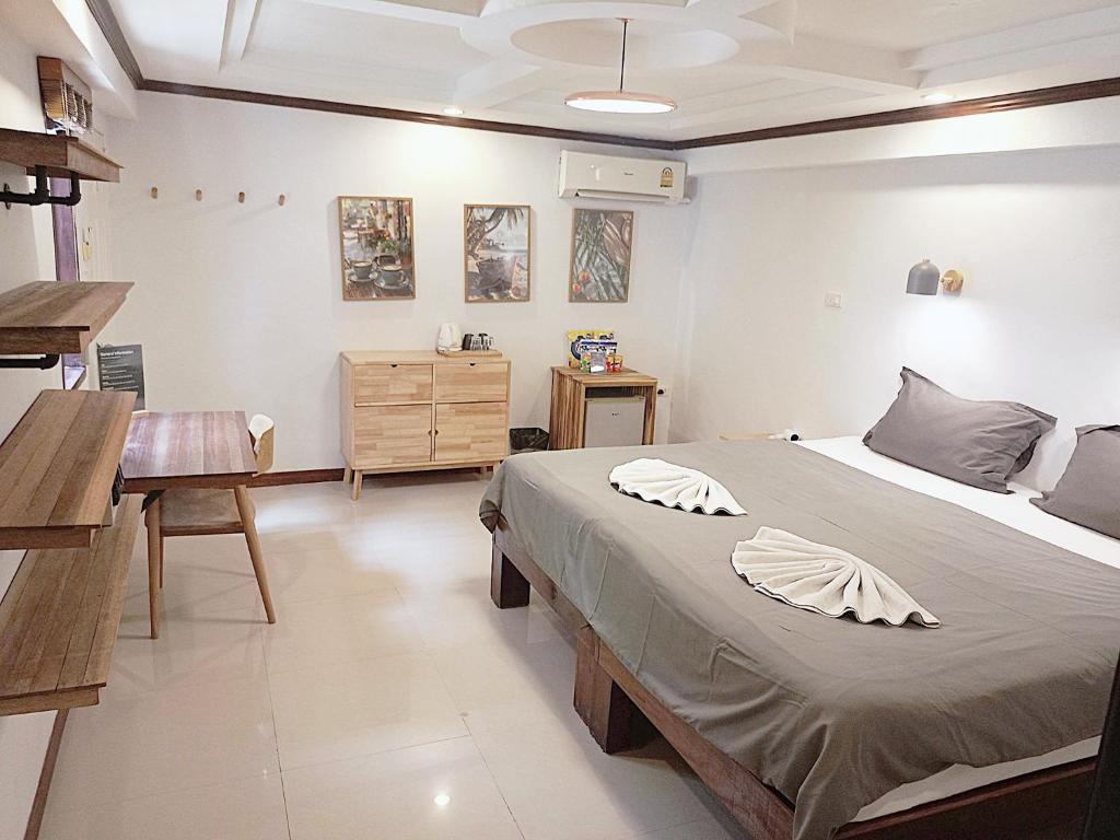 The Reef Hotel & Studios - 1