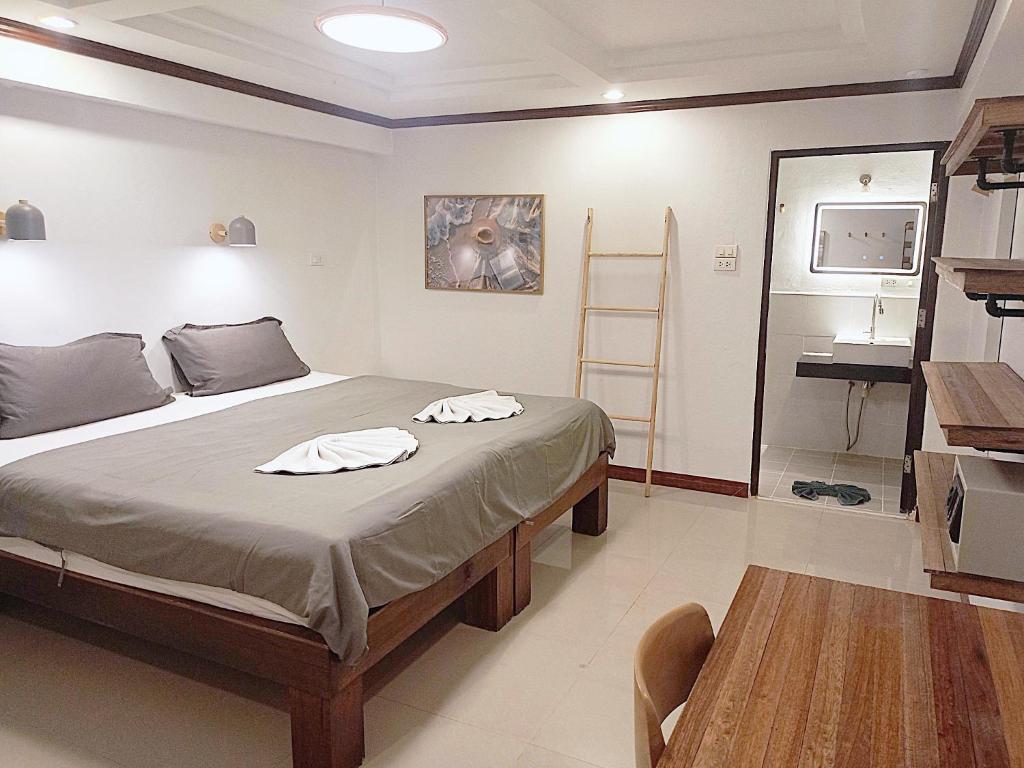 The Reef Hotel & Studios - 2