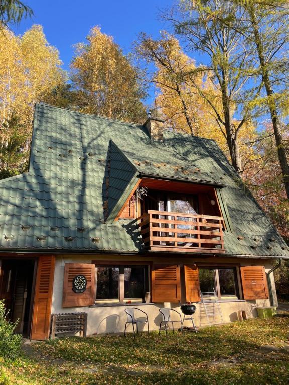 Budova, kde se chata nachází