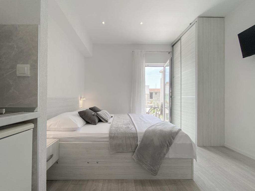 Paladin Studio Apartments