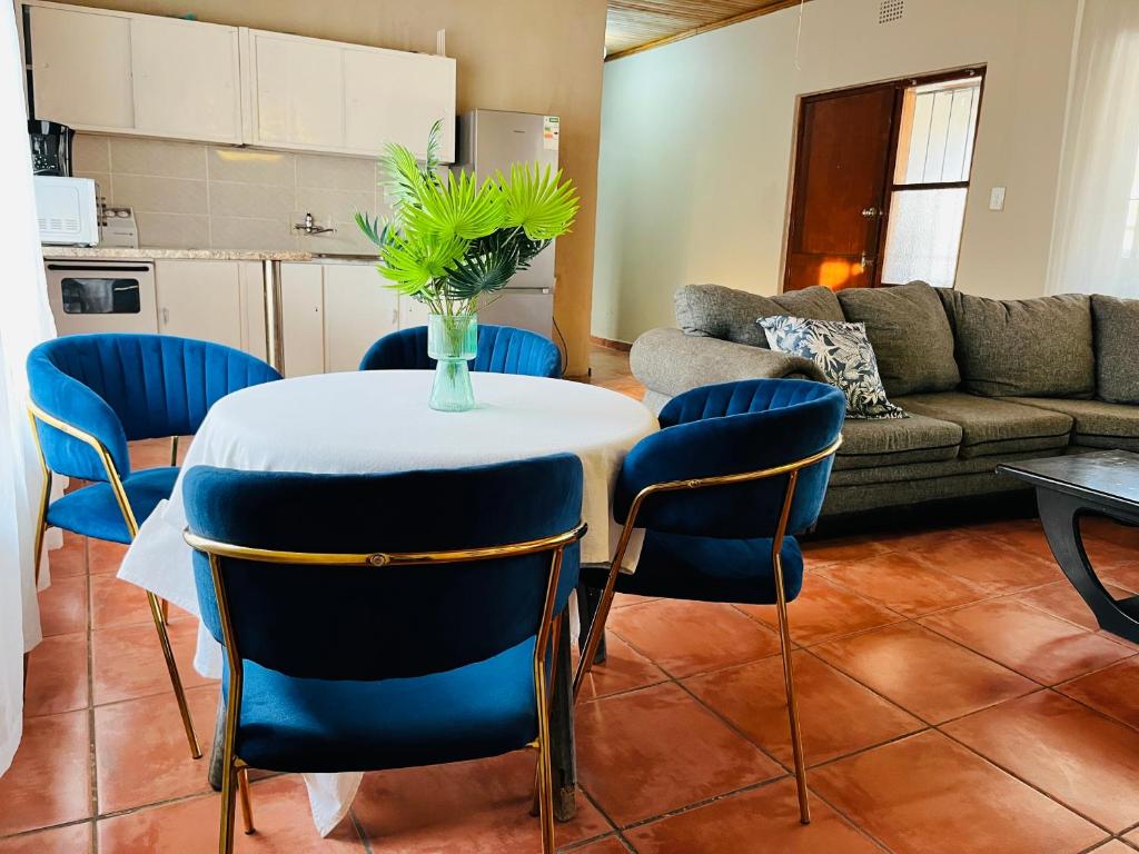 Φωτογραφία από το άλμπουμ του Genesis Holiday Home σε Warmbaths